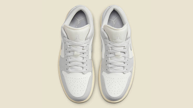 Air Jordan 1 Low Light Grey Sail middle