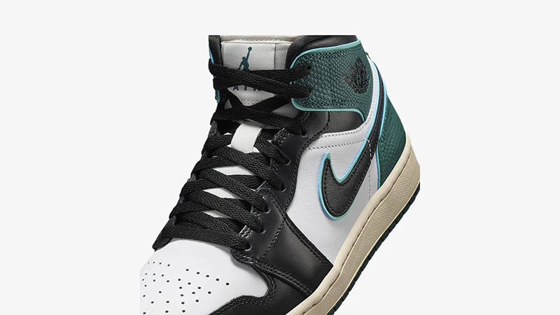 Air Jordan 1 Mid Oxidized Green FQ7818-100 lace box