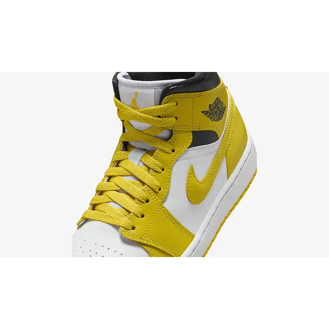 Air Jordan 1 Mid Vivid Sulfur lace box