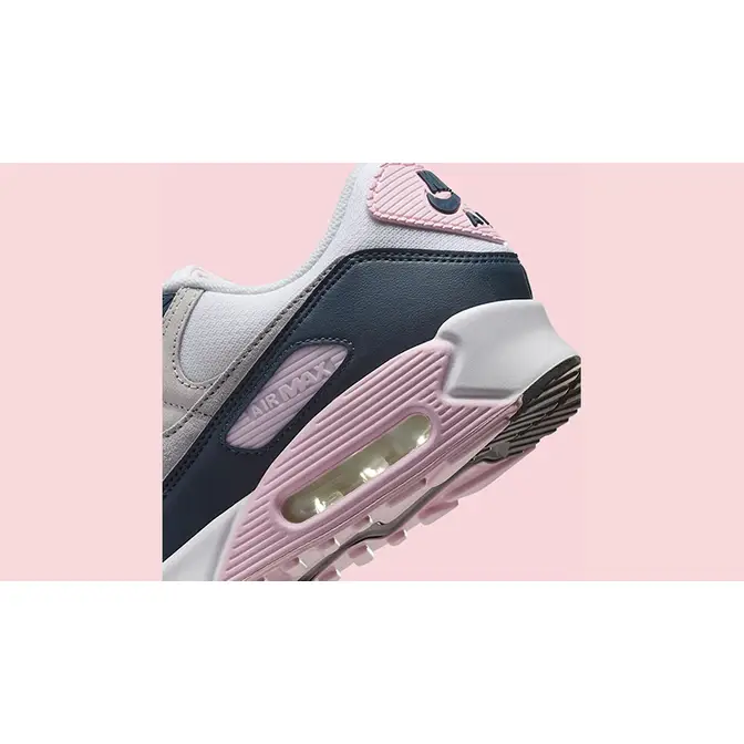 Nike Air Max 90 Pink Navy heel