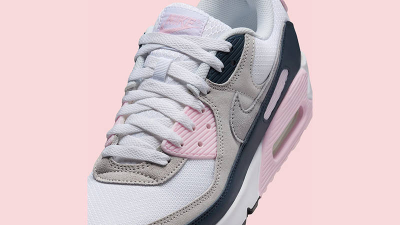 Nike Air Max 90 Pink Navy lace area