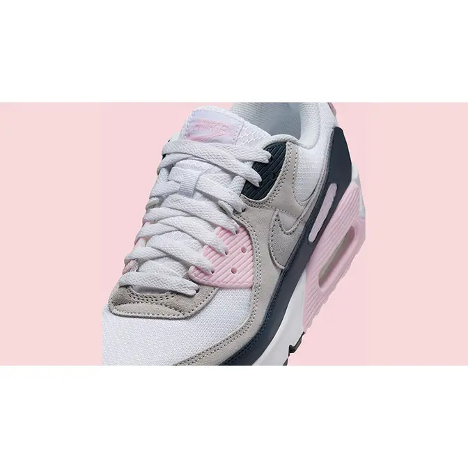Nike Air Max 90 Pink Navy lace area