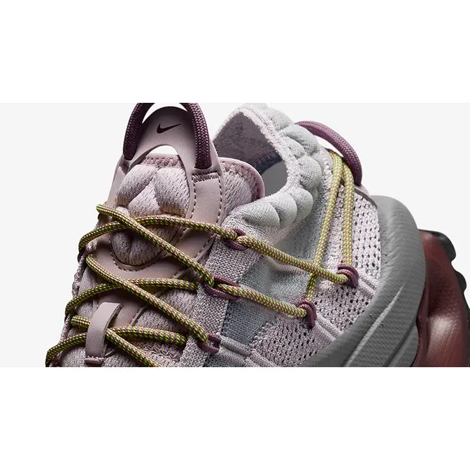 Nike is getting ready to serve up a tasty new style code for the Venture Platinum Violet FD2110-002 Detail