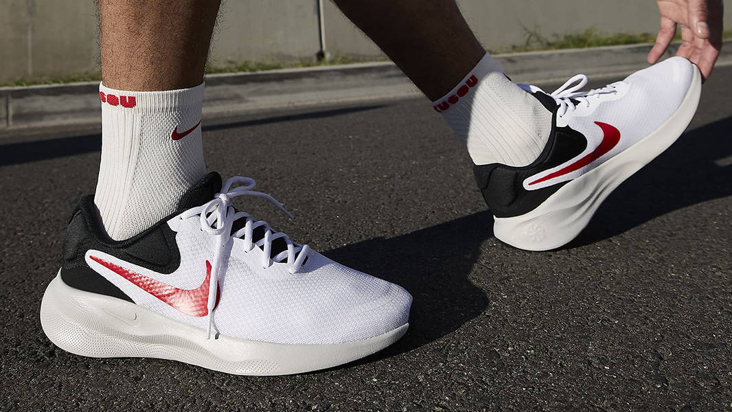 nike revolution fire