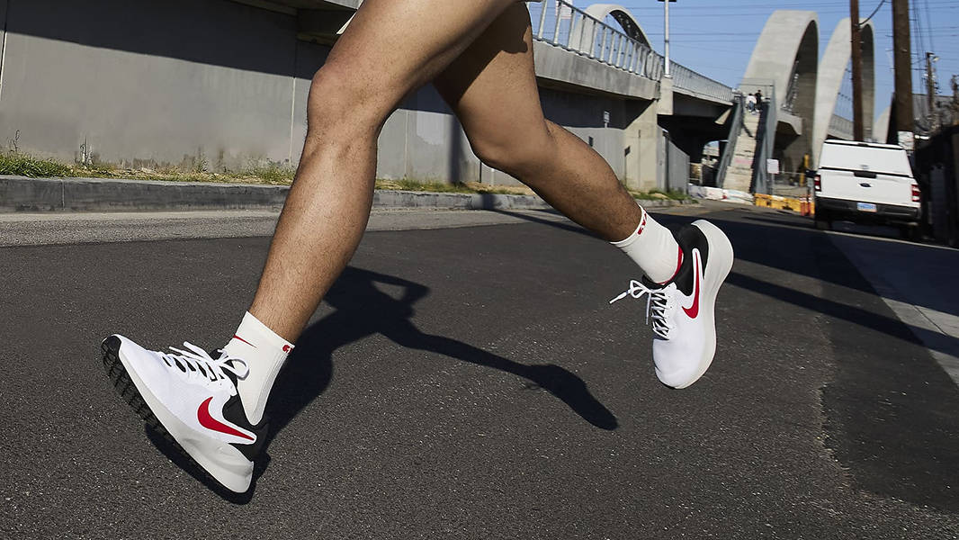 nike revolution fire