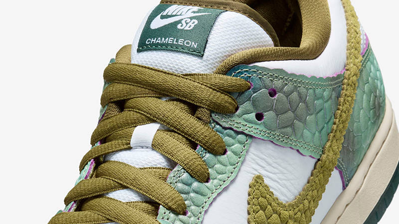 Alexis Sablone x Nike SB Dunk Low Oil Green HJ3386-300 Detail
