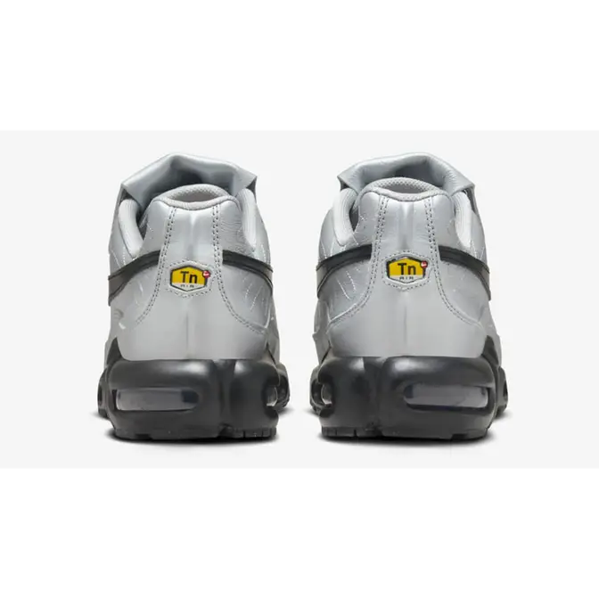 nike tn wolf grey crimson