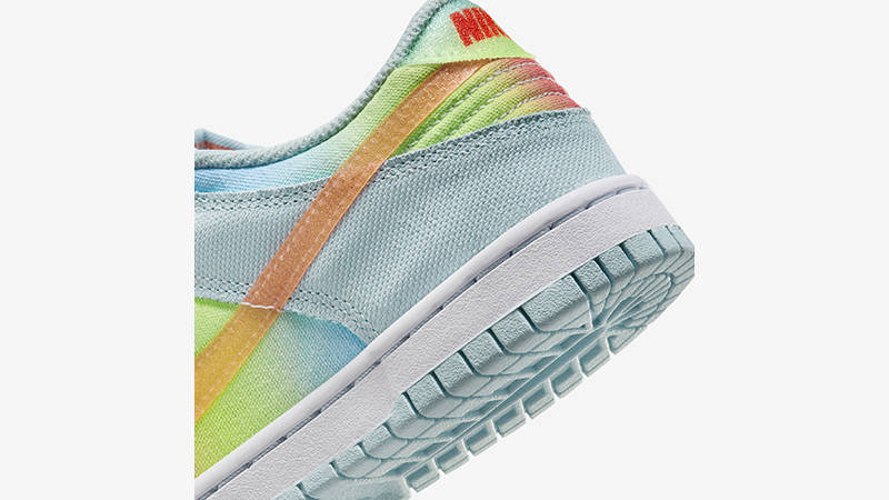 Nike Dunk Low Playground Gradient heel