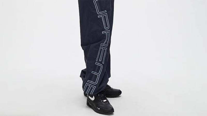 supreme nike air max plus on feet