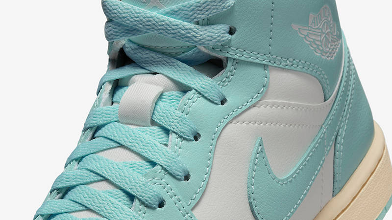 Air Jordan 1 Mid Light Dew BQ6472-132 Detail