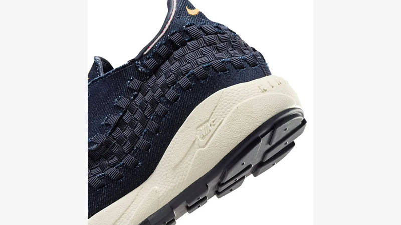 Nike Air Footscape Woven Dark Denim heel