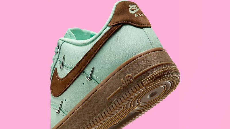 Nike Air Force 1 Low Chocolate Mint heel