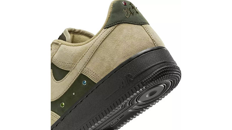 Nike Air Force 1 Low Dark Army Olive heel