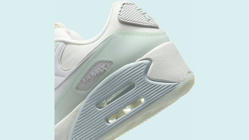 Nike Air Max 90 LV8 Candle White heel