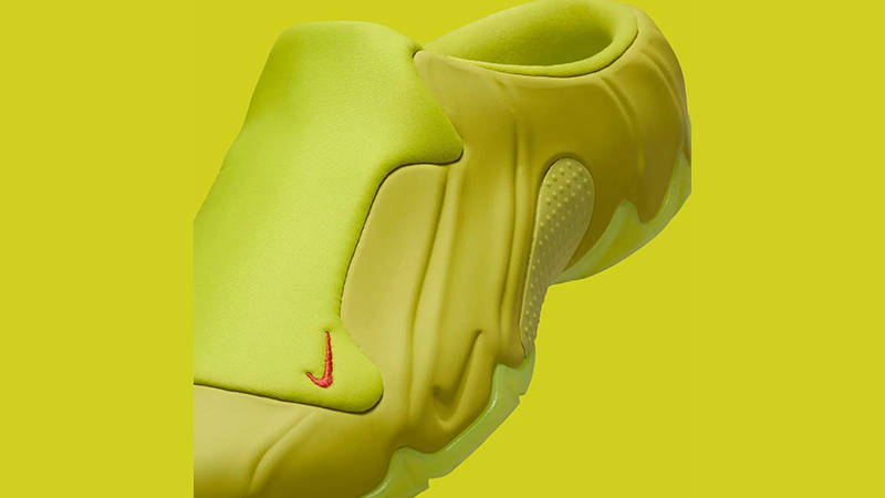 Nike Clogposite Bright Cactus side