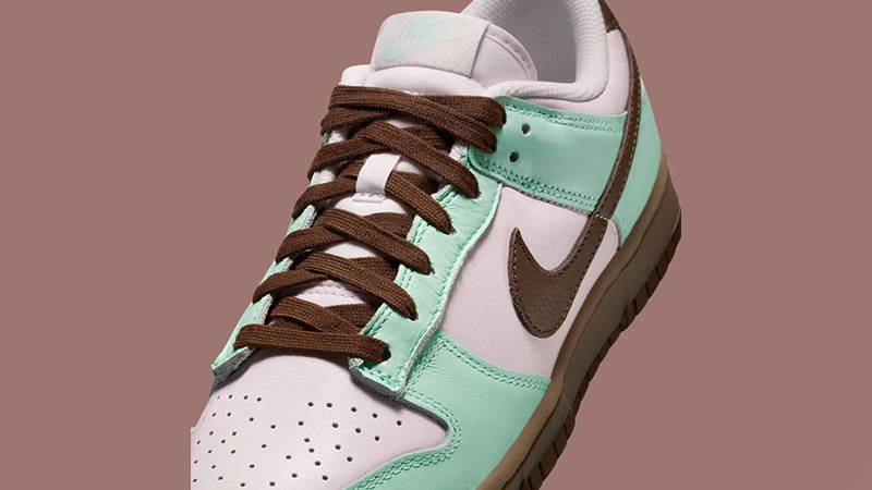 nike dunk low strawberry