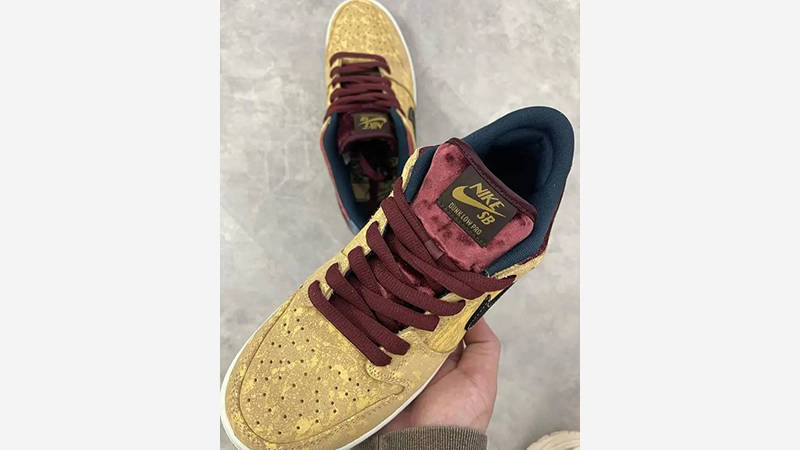 Nike SB Dunk City of Cinema on hand