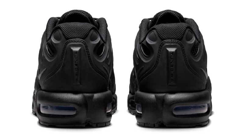 靴 Air max plus drift triple black The Nike Air Max Plus Drift Gets the Triple Black Treatment
