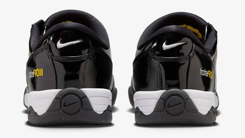 シューズ Nike Total 90 3 SP \"White/Black/Gum 28.5 Los Nike Total 90 3 SP “White Black Gum” reimaginan el calzado de