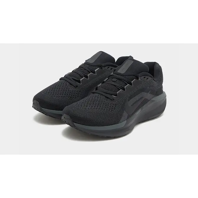 Nike Winflo 11 Triple Black front