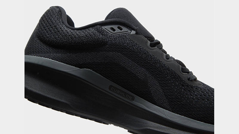 Nike Winflo 11 Triple Black side