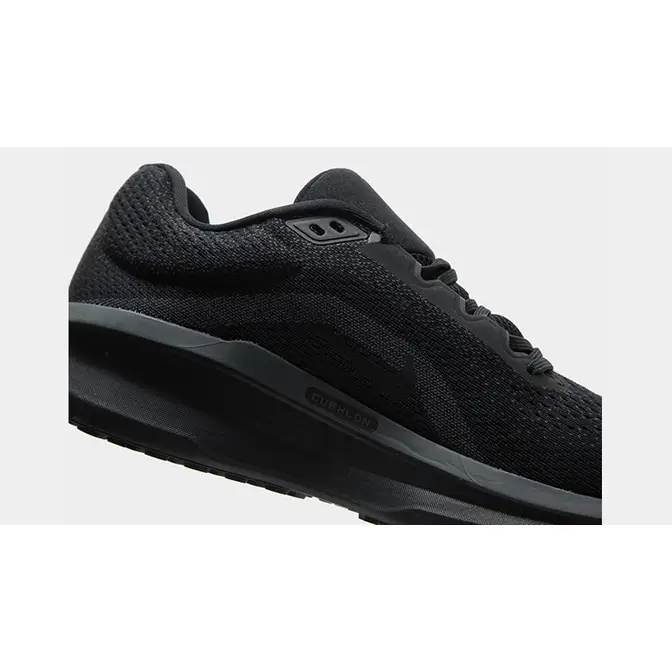 Nike Winflo 11 Triple Black side