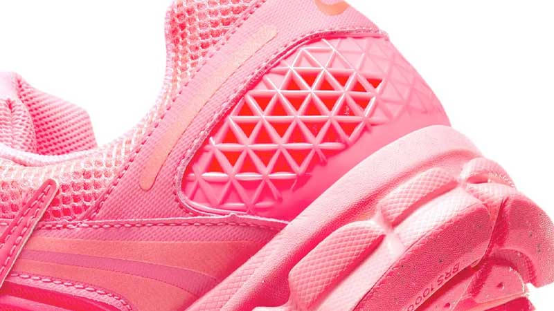 Nike Zoom Vomero 5 Hot Punch Closeup