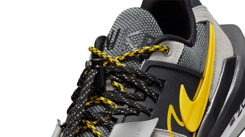 sacai x Nike Zegamadome SP Grey Yellow Side
