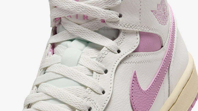 Air Jordan 1 High Strawberries Cream BQ6472-162 Detail