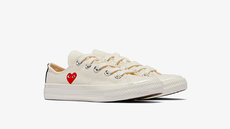 Comme des Garcons Play x Converse Chuck 70 Low Kids Red Heart Beige front