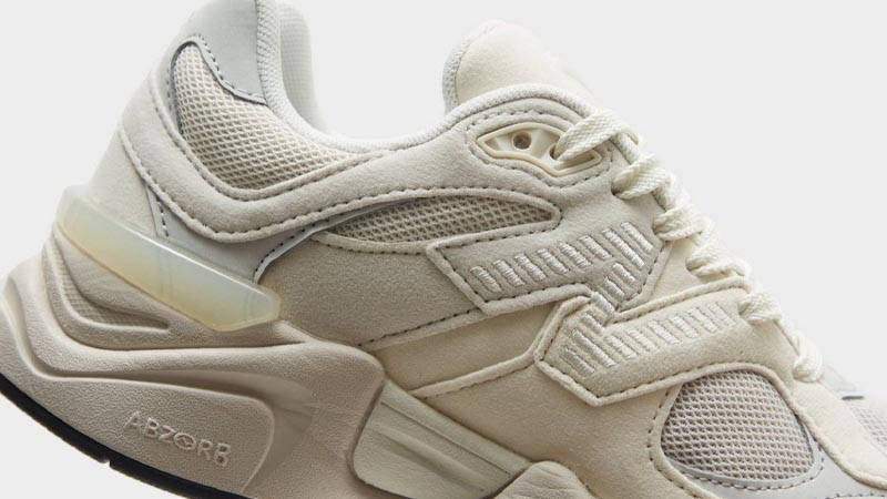 New Balance 9060 GS Linen Moonrock Closeup