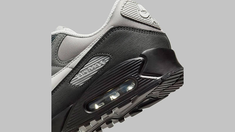 Nike Air Max 90 Triple Grey heel