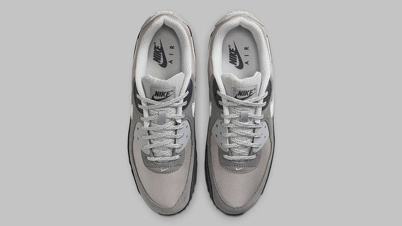 Nike Air Max 90 Triple Grey middle