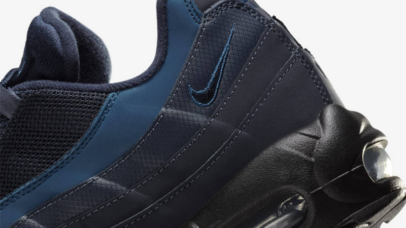 Nike Air Max 95 Obsidian Harbor Blue Closeup