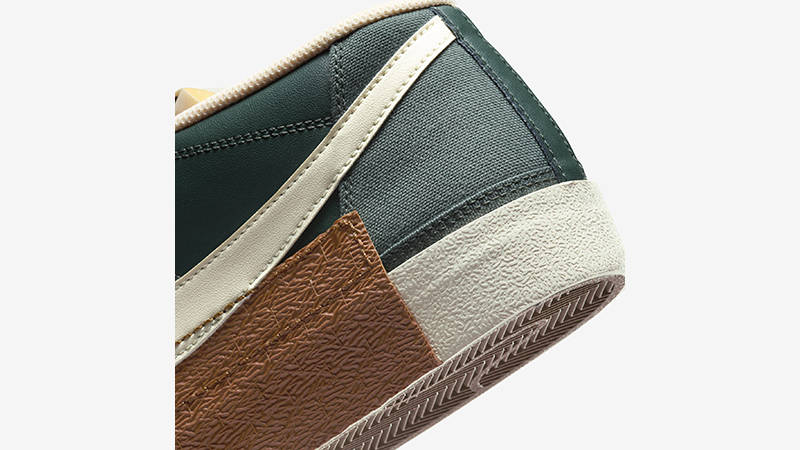 Nike Blazer Low Pro Club Notebook Scribbles FV0337-300 heel