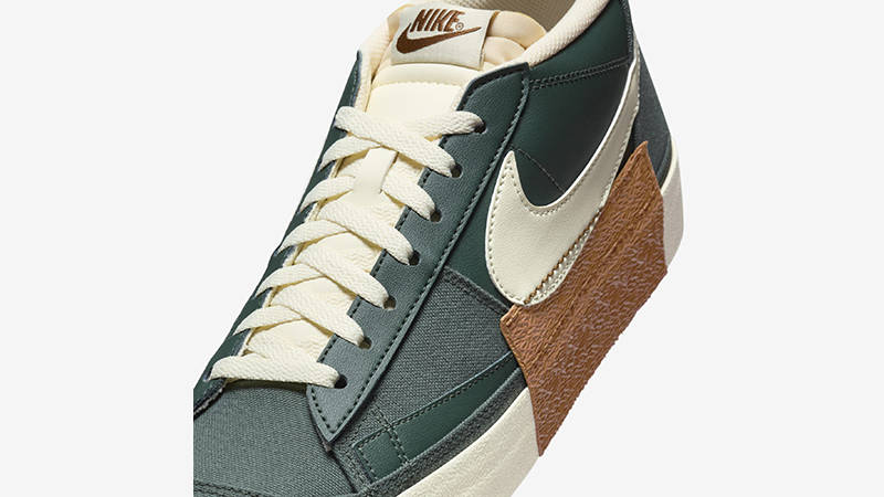 Nike Blazer Low Pro Club Notebook Scribbles FV0337-300 tongue