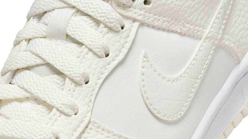 Nike Dunk Low SE GS Sail White FV7472-100 Detail