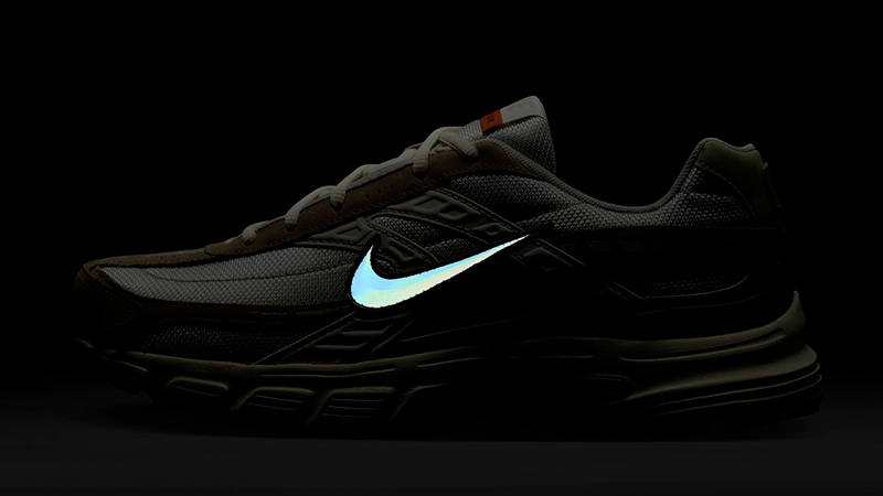 Nike Initiator Light Bone Limestone HJ7683-072 in dark