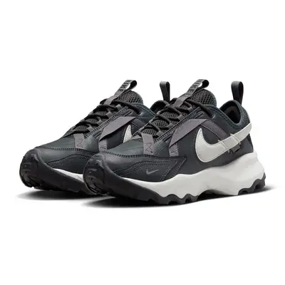 ☆人気☆【NIKE】☆NIKE TC 7900 ANTHRACITE(W)☆22-26cm Nike TC 7900 WMNS Anthracite / Platinum Tint - Dec 2023