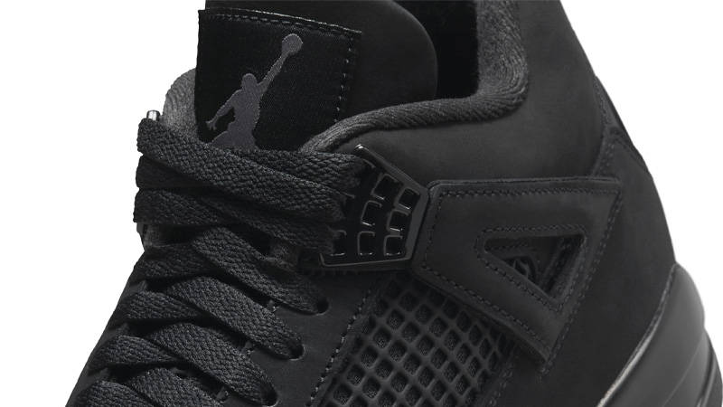 black cars jordan 4