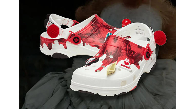 Crocs Clog Horror Pack Pennywise front side