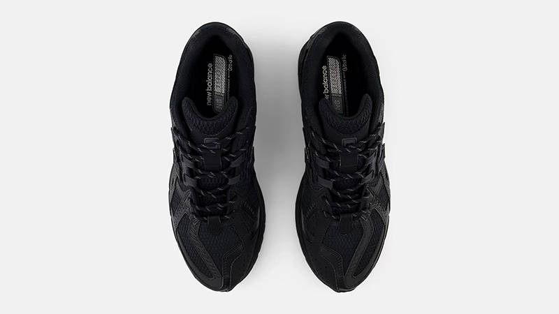 New Balance 1906U Triple Black M1906NJ middle