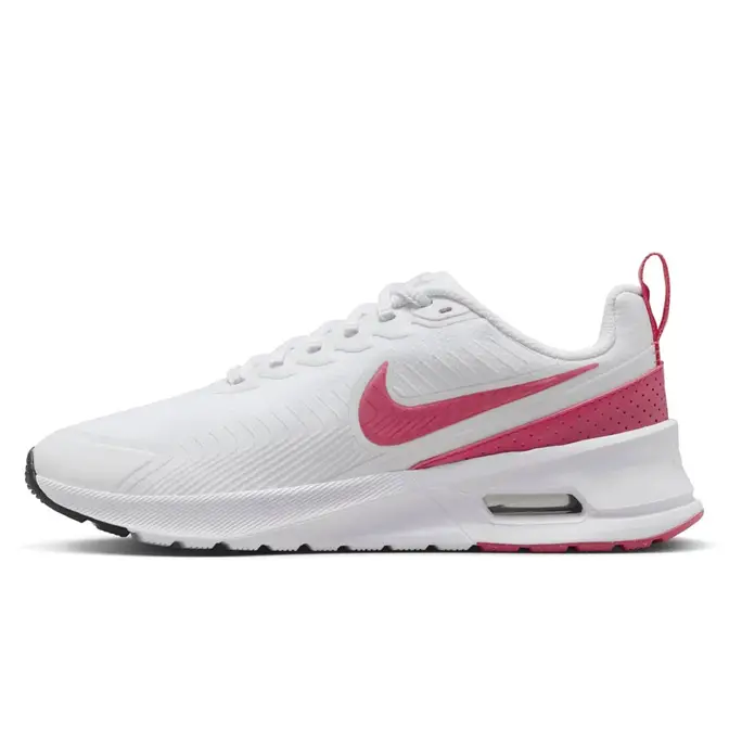 Pink nike air max axis deals