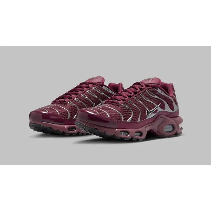 Nike tn air burgundy hotsell