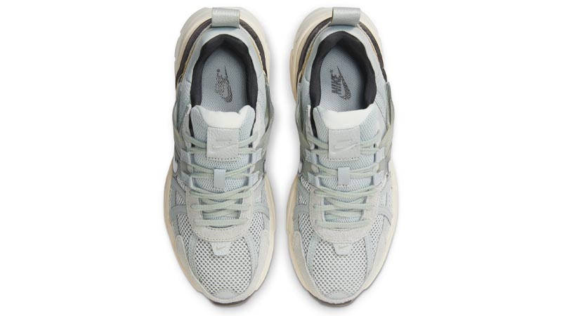 Nike V2K Run Light Pumic Black Chrome Middle