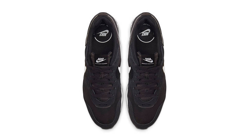 Nike Venture Runner Black White CK2944-002 Top