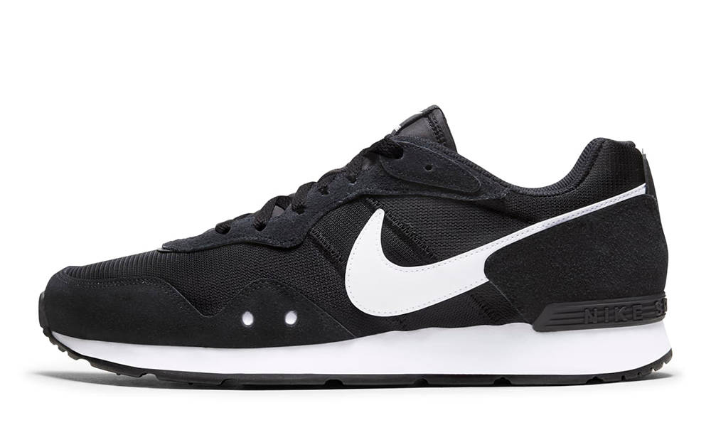 Nike Venture Runner Black White CK2944-002
