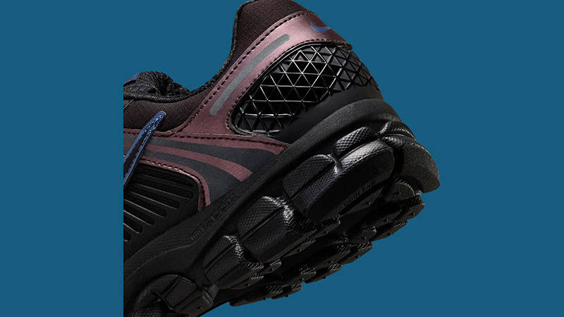 Nike Zoom Vomero 5 Metallic Burgundy heel
