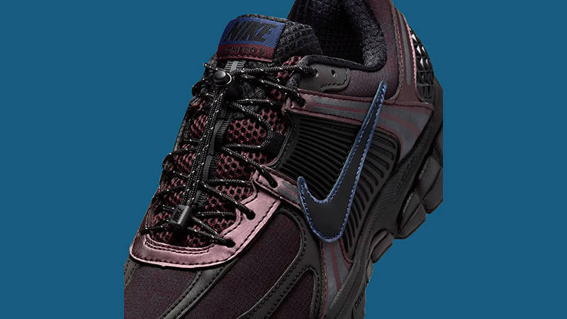 Nike Zoom Vomero 5 Metallic Burgundy tongue