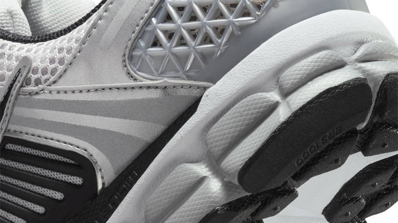 Nike Zoom Vomero 5 Metallic Silver Black Closeup